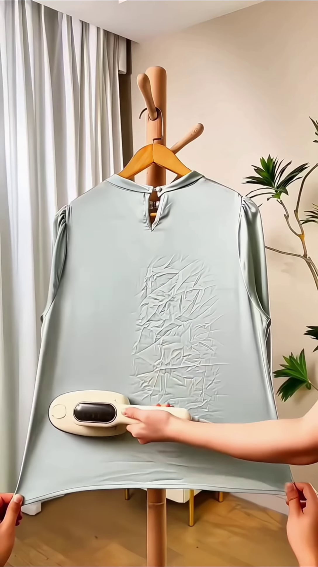 Portable Handheld Garment Steamer for Wrinkle-Free Clothing